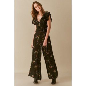 SALE  🛍️  Urban Outfitters Marie Prairie Floral Jumpsuit